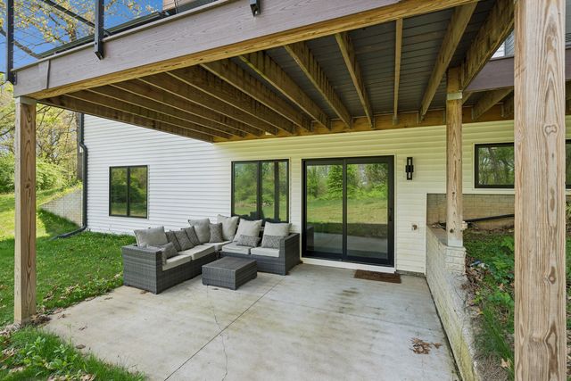 600 W 6th St Court, Coal Valley, IL 61240