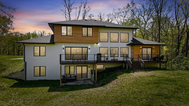600 W 6th St Court, Coal Valley, IL 61240
