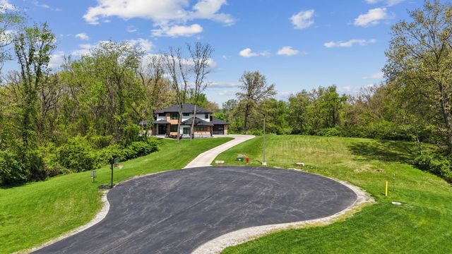 600 W 6th St Court, Coal Valley, IL 61240