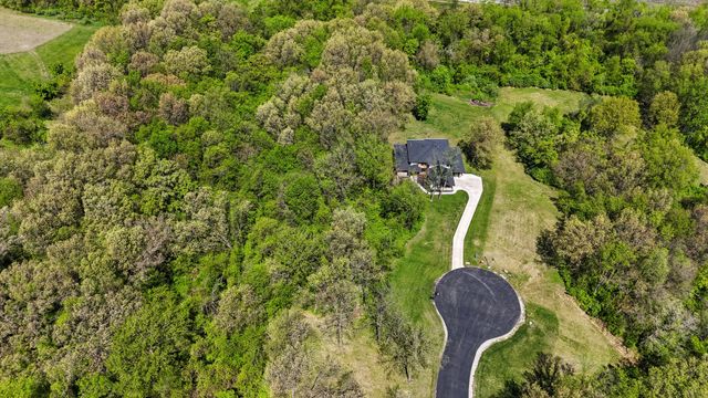 600 W 6th St Court, Coal Valley, IL 61240