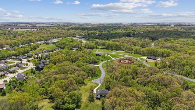 600 W 6th St Court, Coal Valley, IL 61240