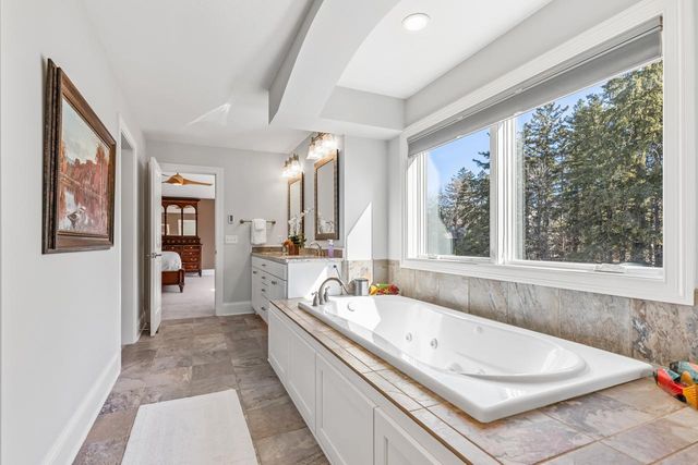 2150 Pinehurst Drive, Chanhassen, MN 55317