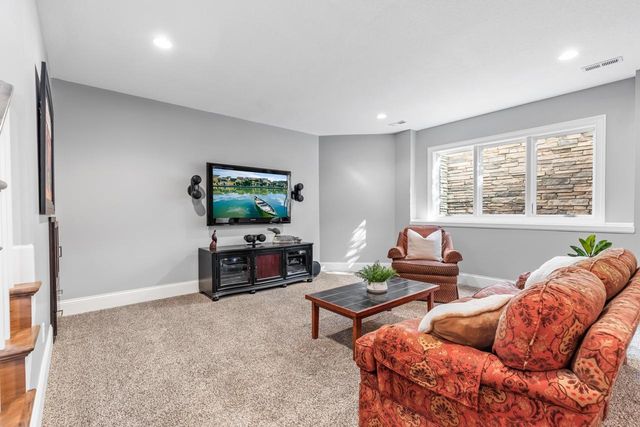 2150 Pinehurst Drive, Chanhassen, MN 55317
