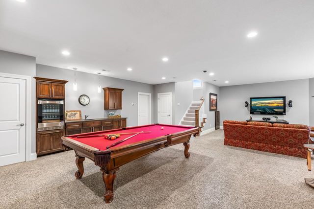 2150 Pinehurst Drive, Chanhassen, MN 55317