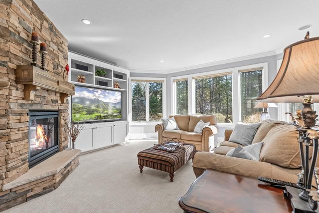 2150 Pinehurst Drive, Chanhassen, MN 55317