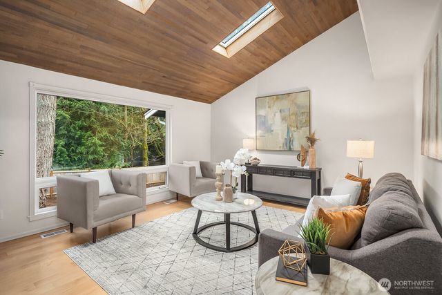 3023 255th Avenue SE, Sammamish, WA 98075