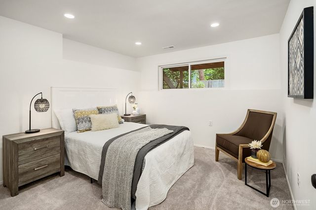 3023 255th Avenue SE, Sammamish, WA 98075