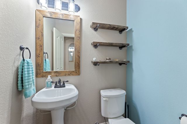 724 Marietta Lane, Aubrey, TX 76227