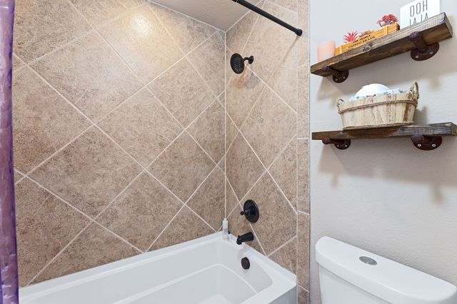 724 Marietta Lane, Aubrey, TX 76227