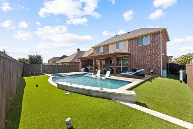 724 Marietta Lane, Aubrey, TX 76227