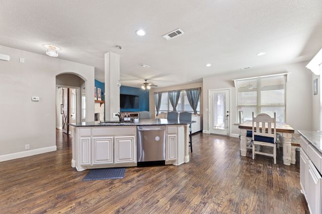 724 Marietta Lane, Aubrey, TX 76227