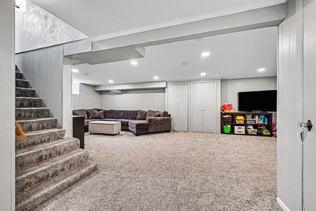 1600 Western Avenue N, Saint Paul, MN 55117