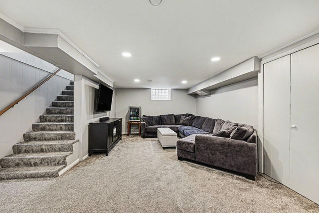 1600 Western Avenue N, Saint Paul, MN 55117