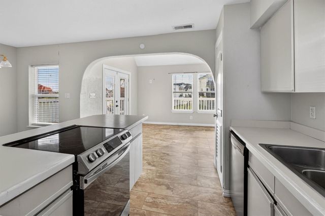 12725 E Conquistador Drive, Galveston, TX 77554