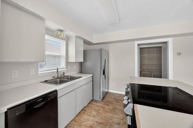 12725 E Conquistador Drive, Galveston, TX 77554