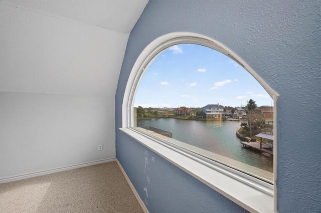 12725 E Conquistador Drive, Galveston, TX 77554