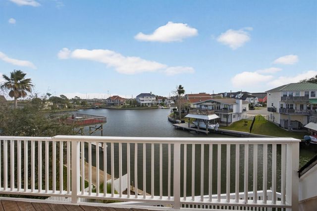 12725 E Conquistador Drive, Galveston, TX 77554