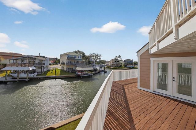 12725 E Conquistador Drive, Galveston, TX 77554