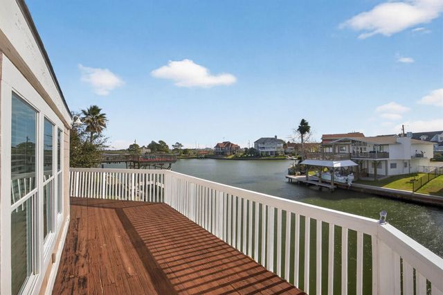 12725 E Conquistador Drive, Galveston, TX 77554