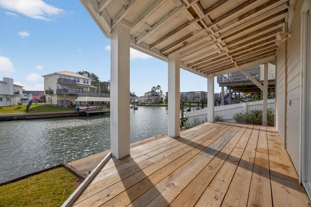 12725 E Conquistador Drive, Galveston, TX 77554