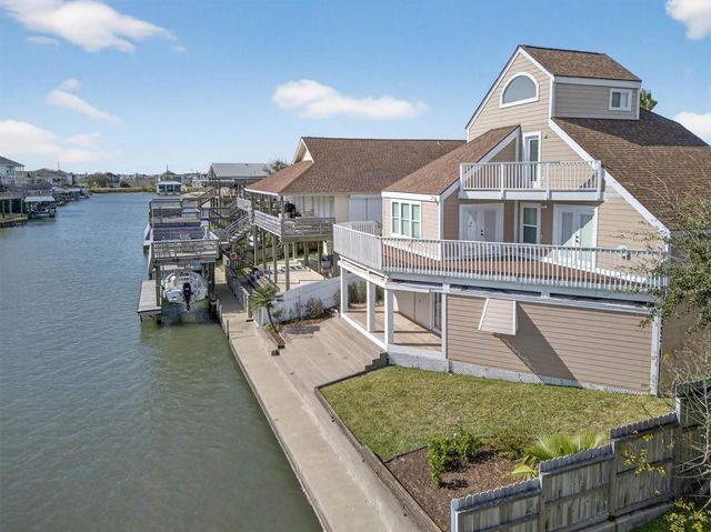 12725 E Conquistador Drive, Galveston, TX 77554