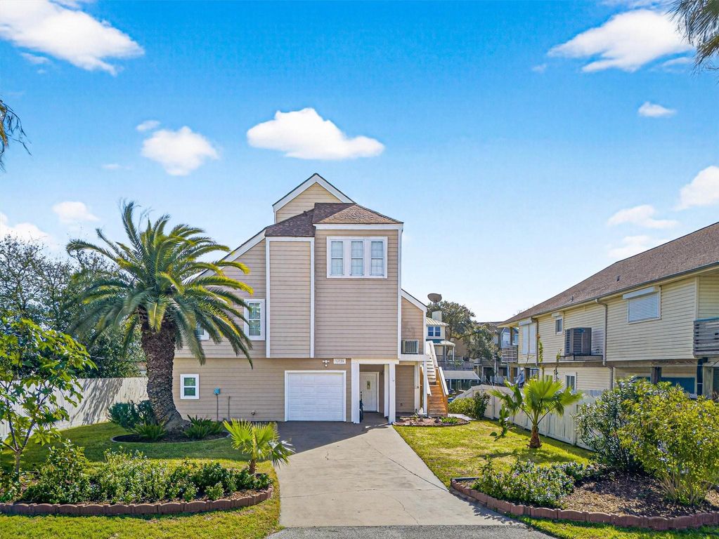 12725 E Conquistador Drive, Galveston, TX 77554