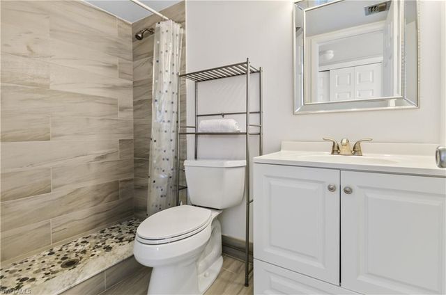 5 High Point CIR W 104, Naples, FL 34103