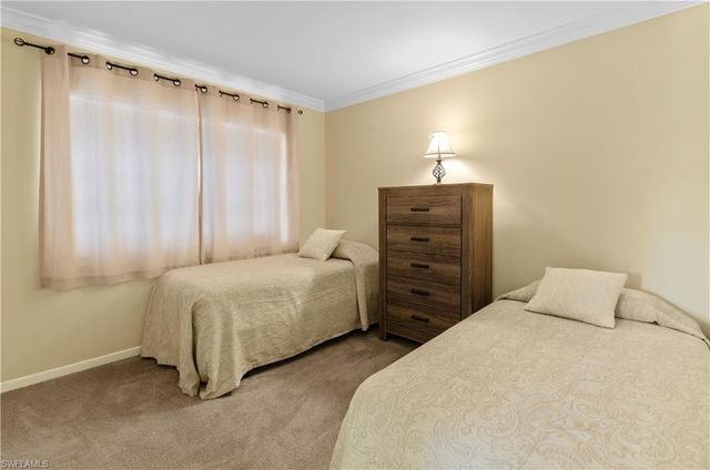 5 High Point CIR W 104, Naples, FL 34103