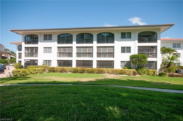 5 High Point CIR W 104, Naples, FL 34103