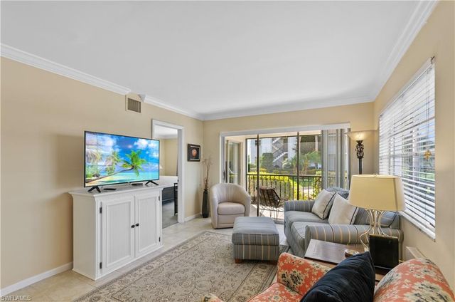 5 High Point CIR W 104, Naples, FL 34103