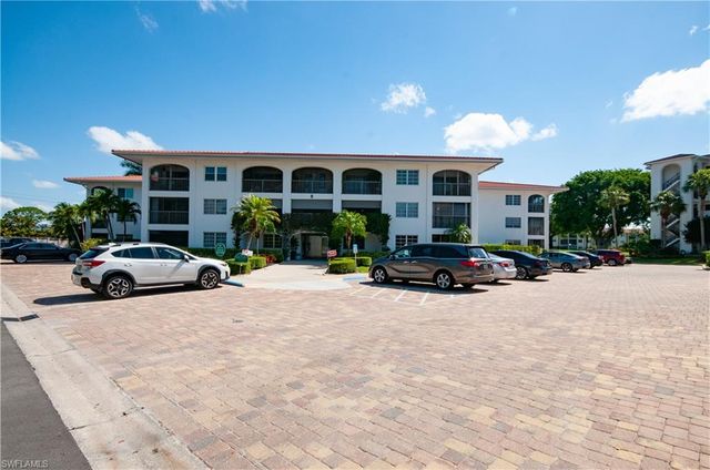 5 High Point CIR W 104, Naples, FL 34103