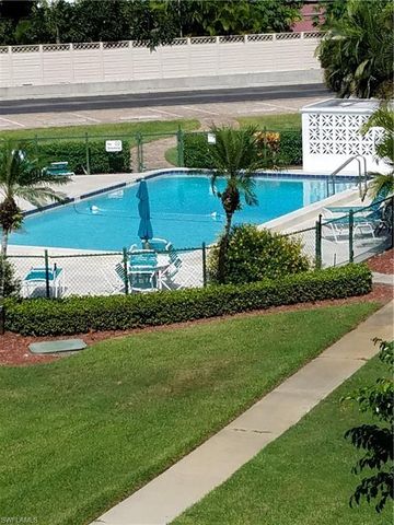 5 High Point CIR W 104, Naples, FL 34103