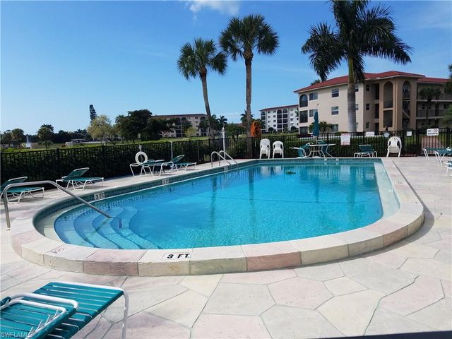 5 High Point CIR W 104, Naples, FL 34103