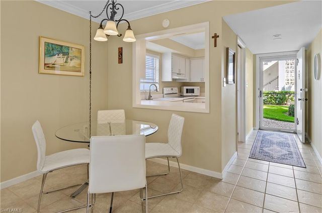 5 High Point CIR W 104, Naples, FL 34103