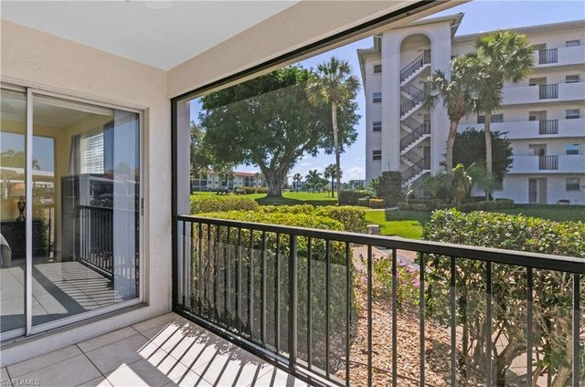 5 High Point CIR W 104, Naples, FL 34103