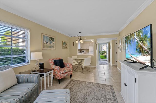 5 High Point CIR W 104, Naples, FL 34103