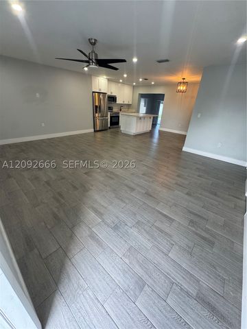 9321 SW 26th St 1, Miami, FL 33165