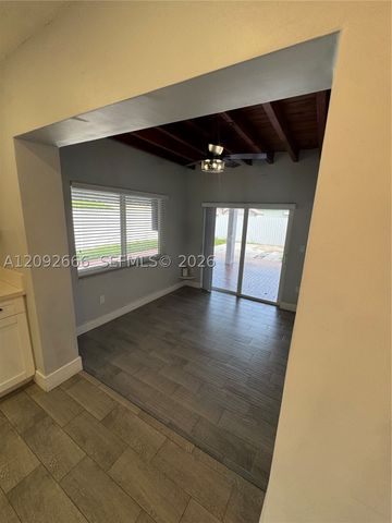 9321 SW 26th St 1, Miami, FL 33165