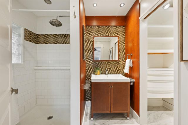 2204 Chestnut Ave, Austin, TX 78722