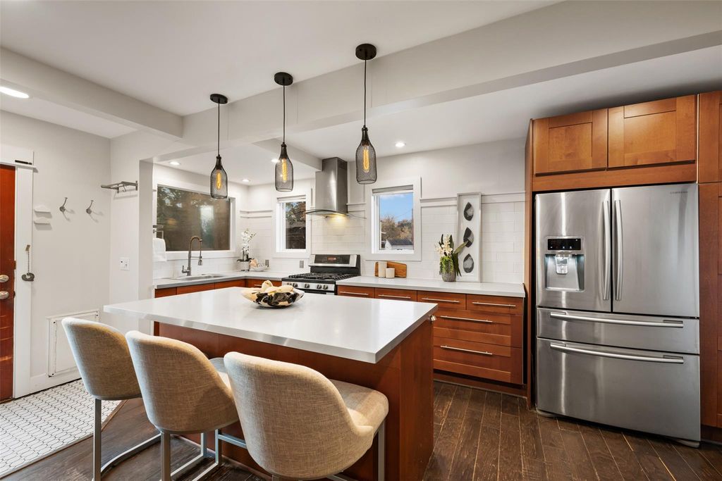 2204 Chestnut Ave, Austin, TX 78722