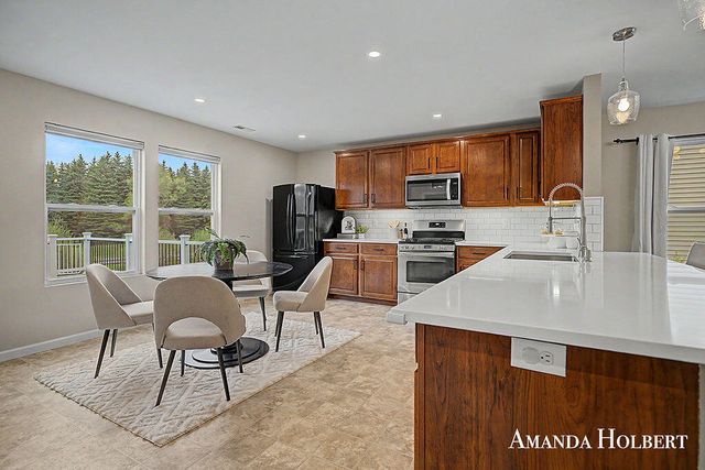 659 Highlander Drive NE, Rockford, MI 49341