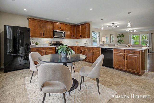 659 Highlander Drive NE, Rockford, MI 49341