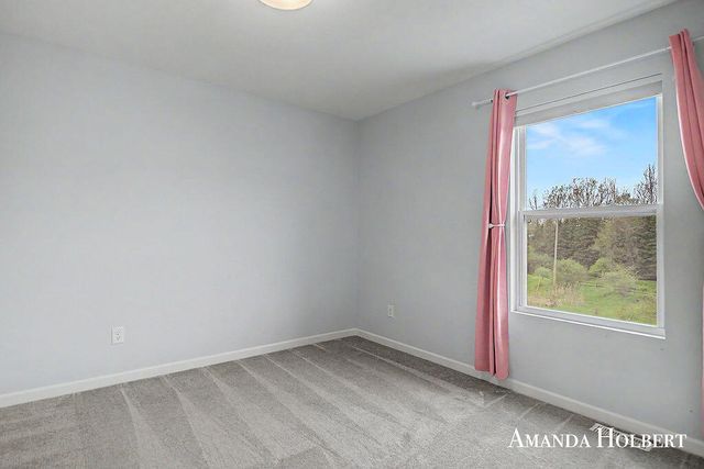 659 Highlander Drive NE, Rockford, MI 49341