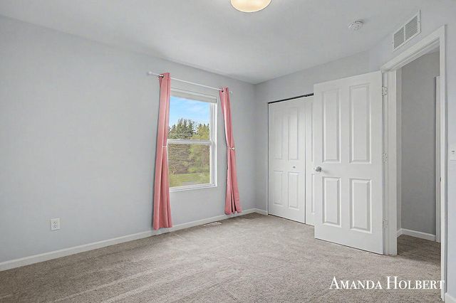 659 Highlander Drive NE, Rockford, MI 49341