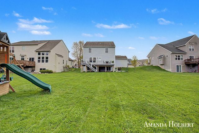 659 Highlander Drive NE, Rockford, MI 49341