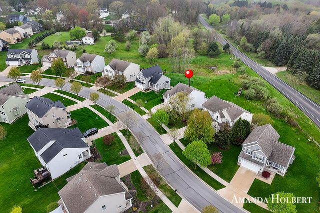 659 Highlander Drive NE, Rockford, MI 49341