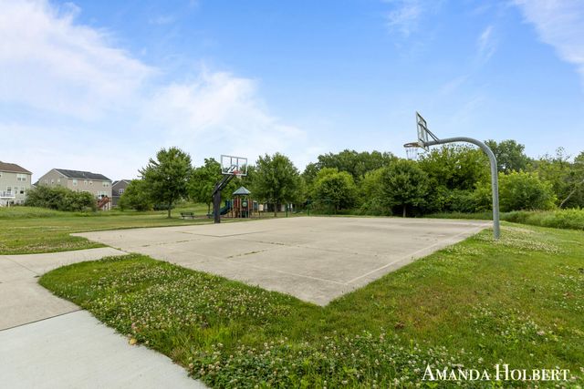 659 Highlander Drive NE, Rockford, MI 49341