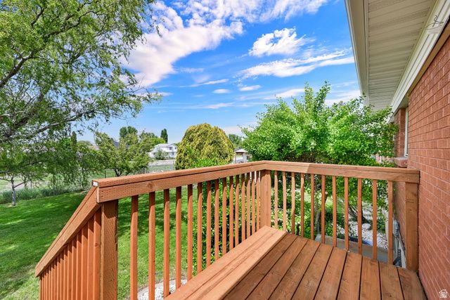 2101 N 700 W, Clinton, UT 84015