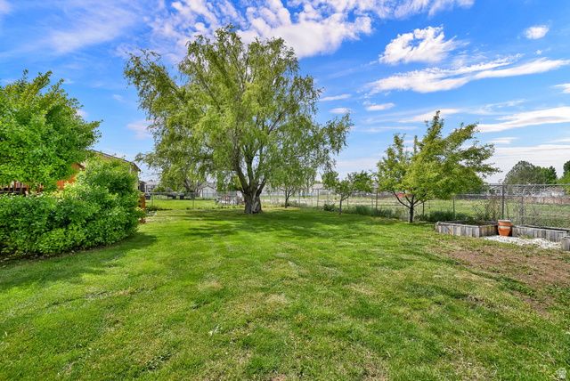 2101 N 700 W, Clinton, UT 84015