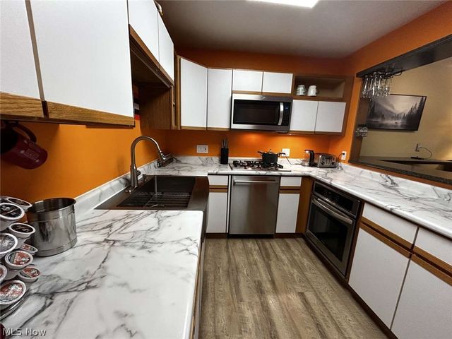 3370 Bristol Lane 2, Cuyahoga Falls, OH 44223